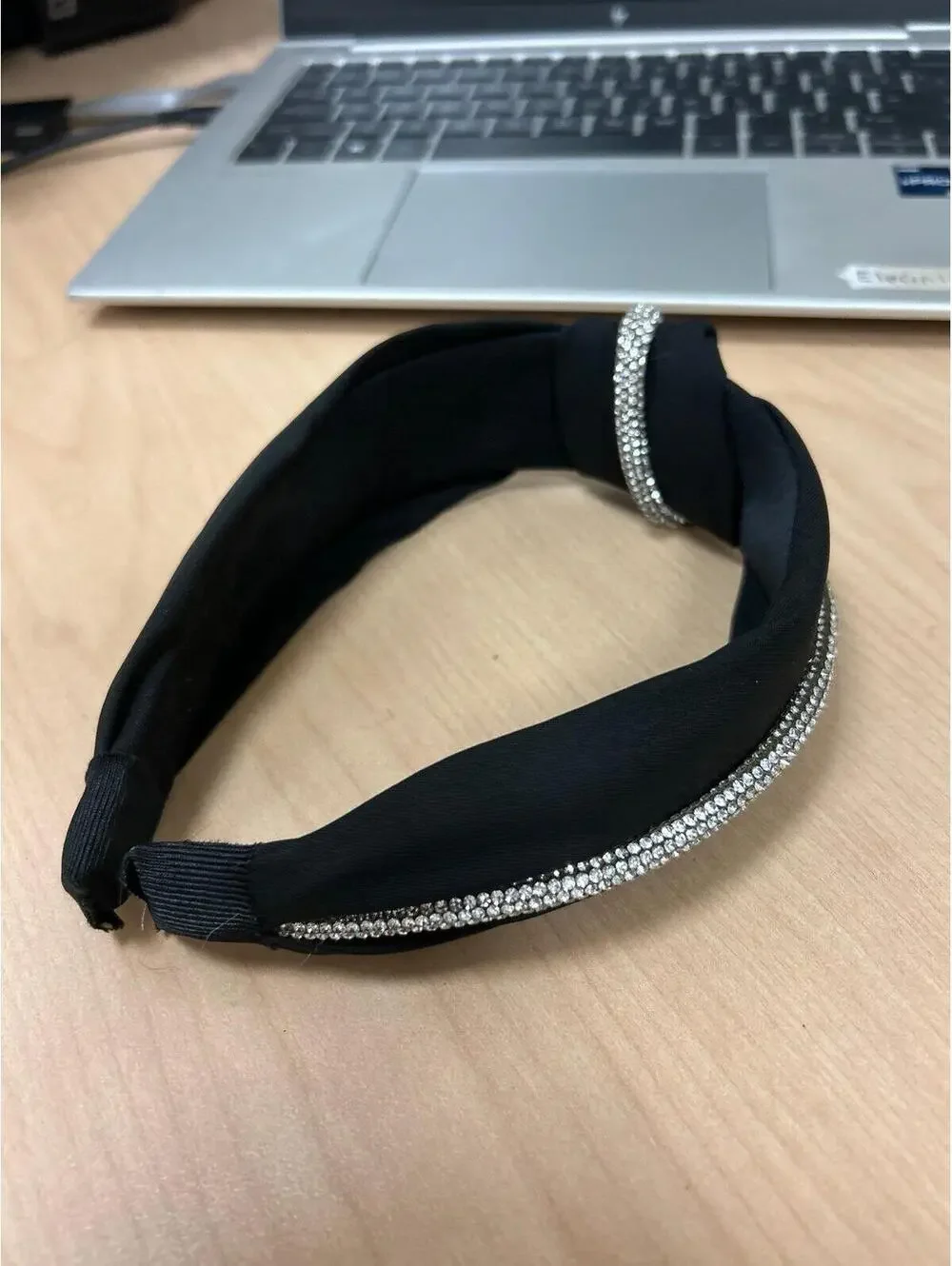 Beautiful quality headband. Fancy with rhinestones.